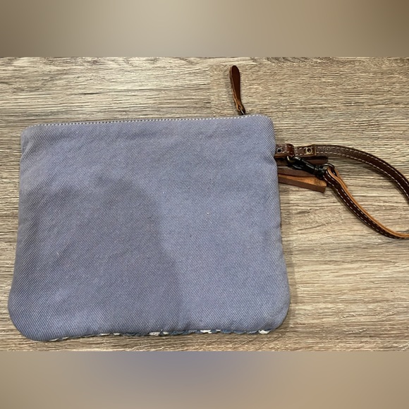 Myra Wristlet bag new - Picture 3 of 3